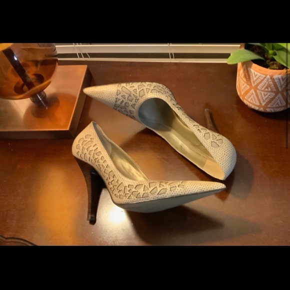 Beige and Beown Carlos Santana Heels - Picture 3 of 6